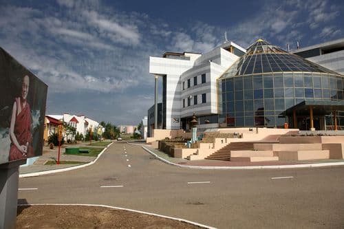 Сити Чесс – шахматный городок в Элисте.